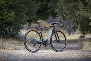 GIANT Defy Advanced E+ Elite AR click to zoom image