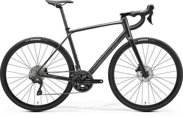 MERIDA Scultura Endurance 400 - Silk Black/Silver - MY25 click to zoom image